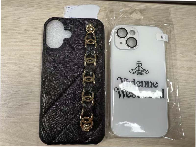 1786616991922858.jpg ヴィヴィアン、シャネル iPhone16 Plus ケース