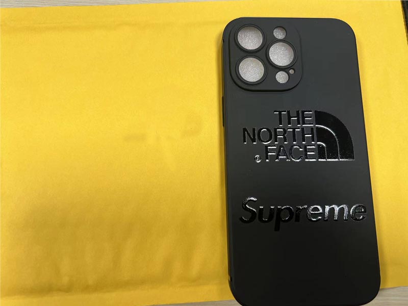 iPhone14 Pro Max ケース ノースフェイス Supreme 風ブラックマット金属ロゴ刻印