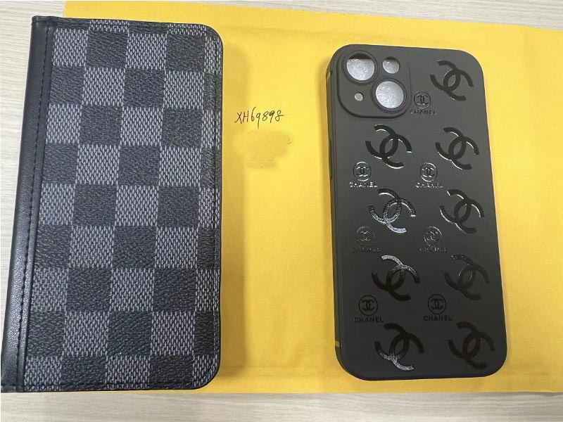 iPhone14 手帳型 スマホケース ルイ・ヴィトン風 黒グレーチェック柄縁取りストラップ付き