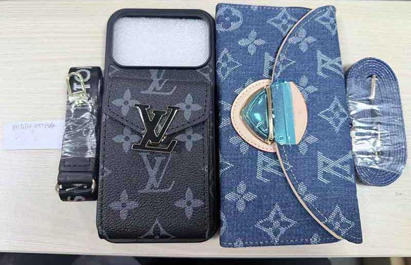 iPhone17 Pro Max 手帳型ケース LV 風デニムブルー柄メタル留め金ショルダー付き