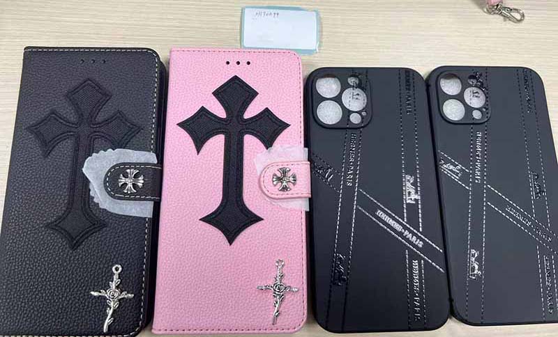 1787443237689164.jpg iPhone16 Pro Max 手帳型ケースクロムハーツ風 黒 ピンクレザー調刺繍クロスチャーム