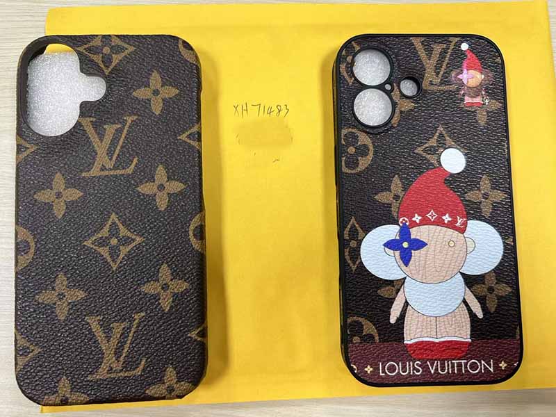 1787539201347852.jpg iPhone16 ケース ルイ・ヴィトン 風ブラウン総柄キャラドールプリント