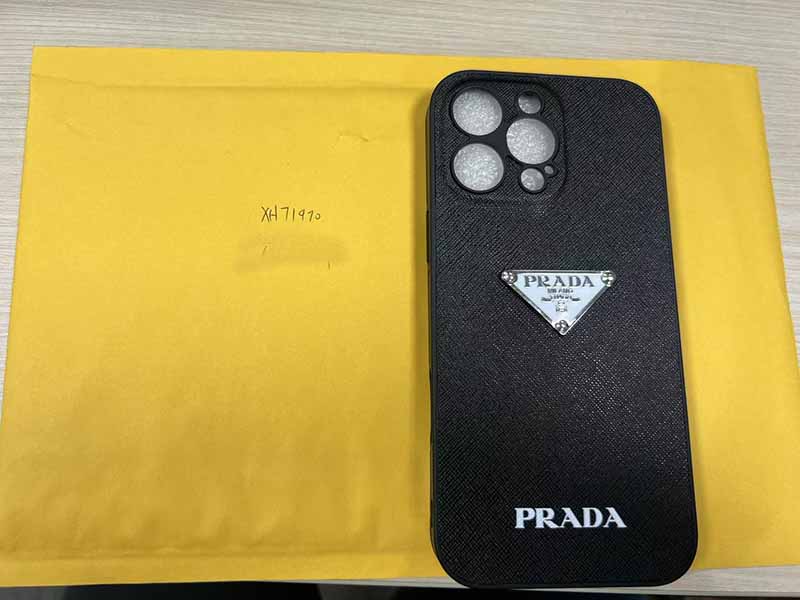 iPhone16 Pro Max ケース プラダ風 ハイブランド スマホケース