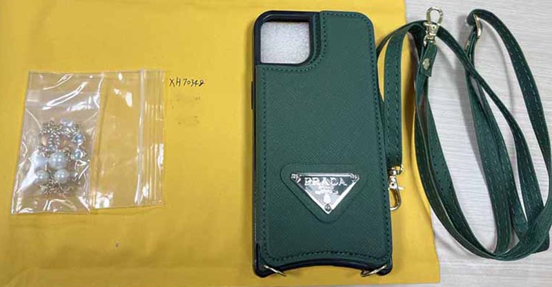 iPhone15 携帯 ケース プラダ風 手帳型カード収納