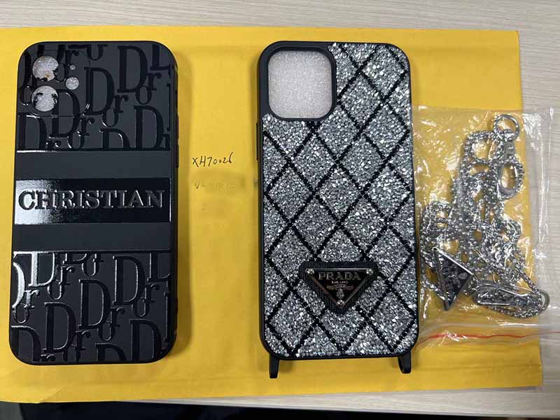 iPhone13 携帯 ケース キラキラ プラダ風 女性向け
