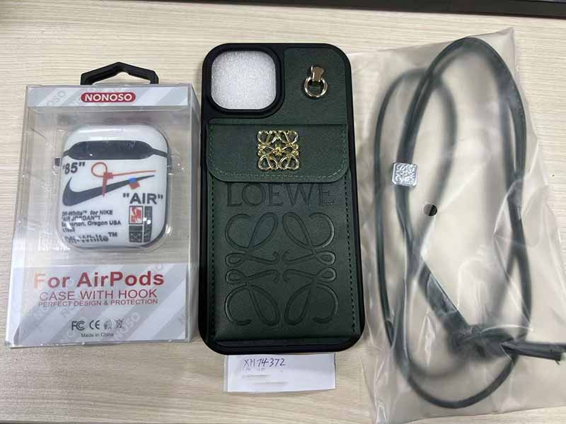 iPhone15 ケース ロエベ風 ブランド スマホケース ショルダー、イヤホンケース無料