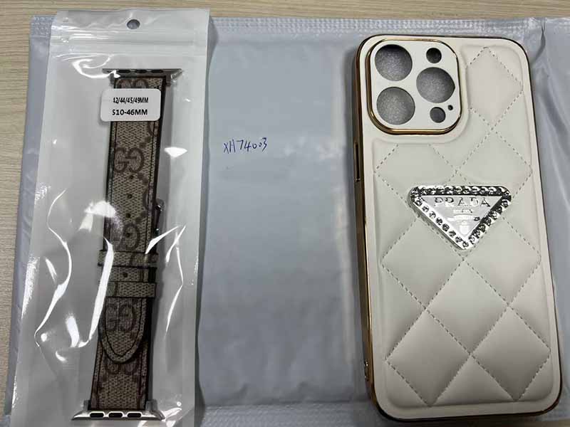 iPhone15 Pro Max ケース プラダ風 高級レザー調 ホワイト キルティング プラダ携帯ケース
