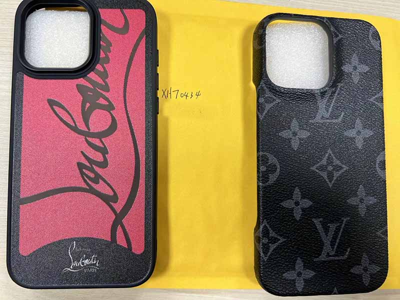 1789783659401244.jpg iPhone16 Pro ケース クリスチャンルブタン LV 風 ブランド スマホケース