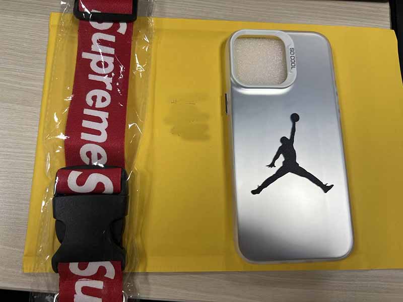 iPhone16 Pro Max ケース ジョーダン風 ストリート